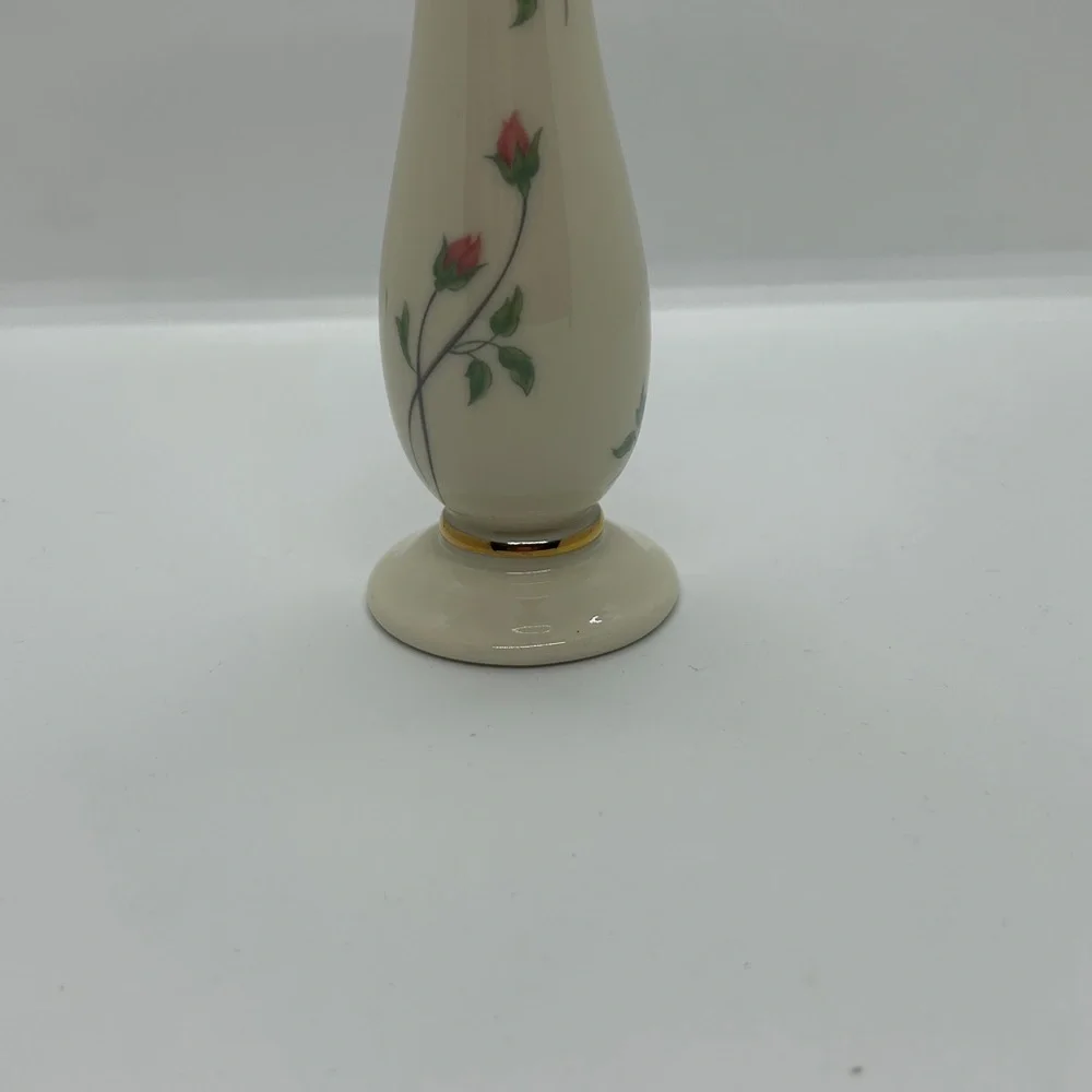 Elegant Cream Lenox Rose Manor Bud Flower Vase Made In The USA 7.5 x 2 Inch.
